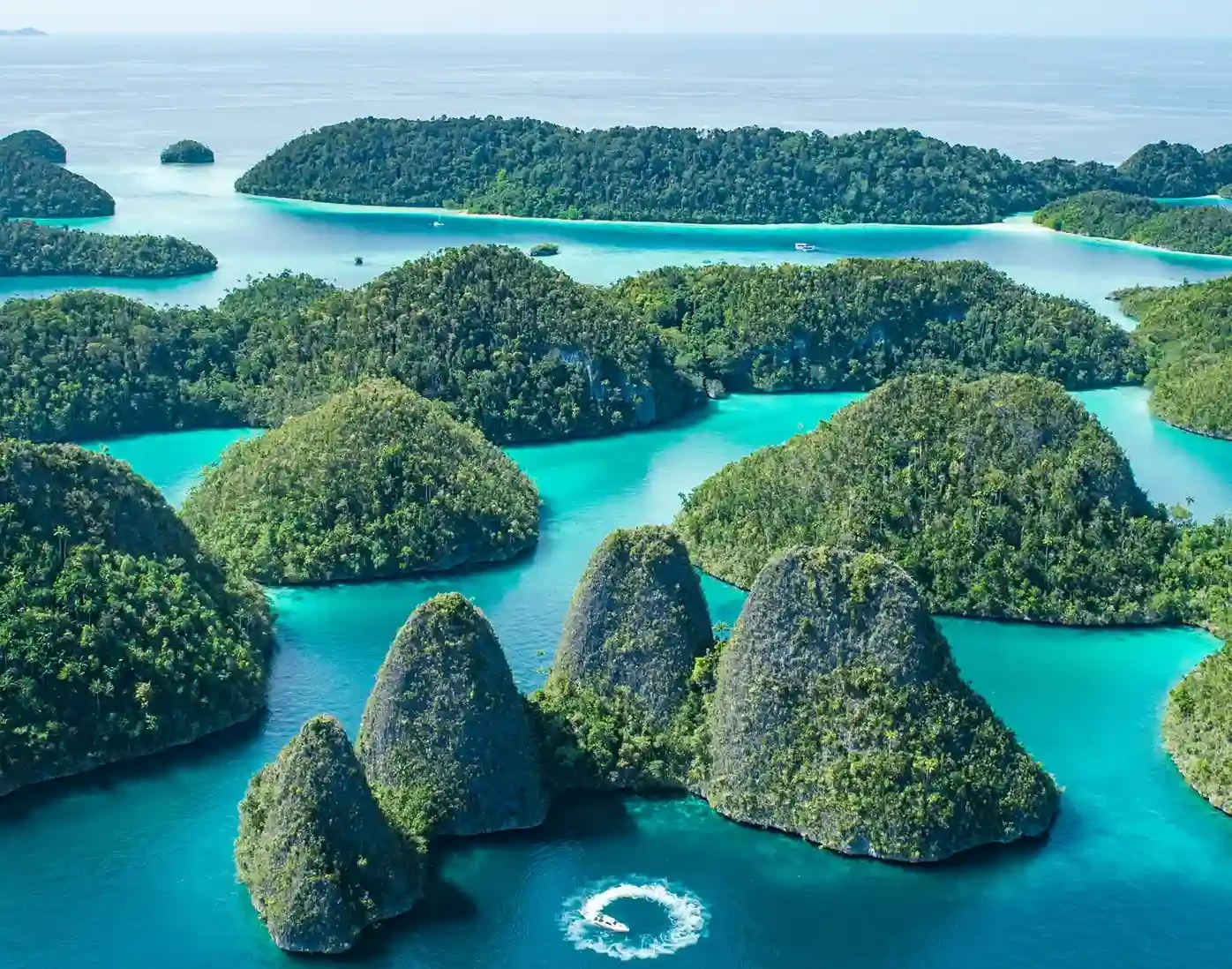 Open Trip Raja Ampat: Wayag, Pianemo & Kalibiru